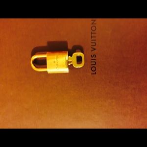 Lv Key & Lock #308